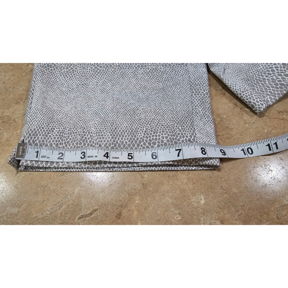 Lisette L Montreal Shorts Womens 6 Grey Snakeskin Print Fit-Control Pockets NWT - Picture 9 of 9